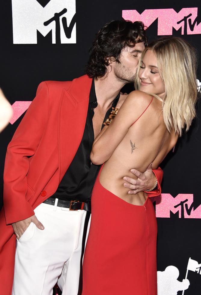 Chase Stokes, left, and Kelsea Ballerini arrive at the MTV Video Music Awards on Tuesday, Sept. 12, 2023, at the Prudential Center in Newark, N.J. (Photo by Evan Agostini/Invision/AP)