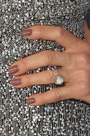 Jennifer was keen to show off the dazzling diamond on her ring finger